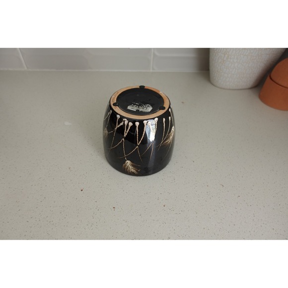 Beautiful High Gloss Black Pottery Flower pot planter - Picture 7 of 7